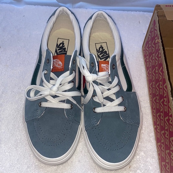 Vans Other - Vans Sk8 Low Skate Shoe - Varsity Blue Green/White Size 10 NEW